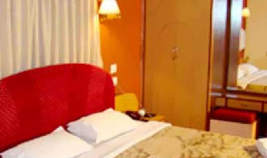 Hotel Dream Land Phulabāni Екстериор снимка